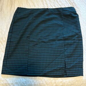 Checkered pencil skirt